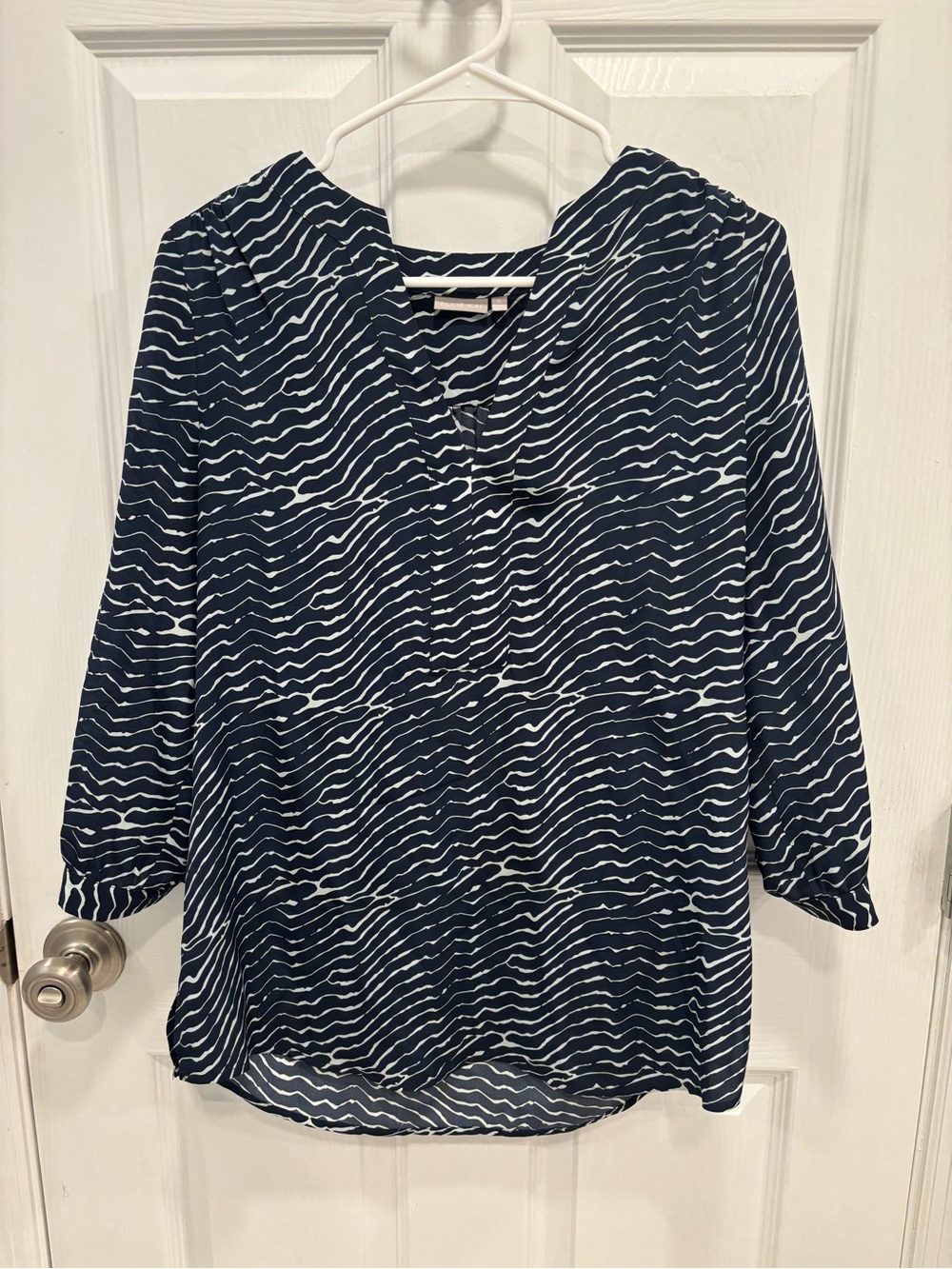 Ellie Kai Women’s Silk Blouse Small 3/4 Sleeve Popover Shirt Navy Abstract Print
